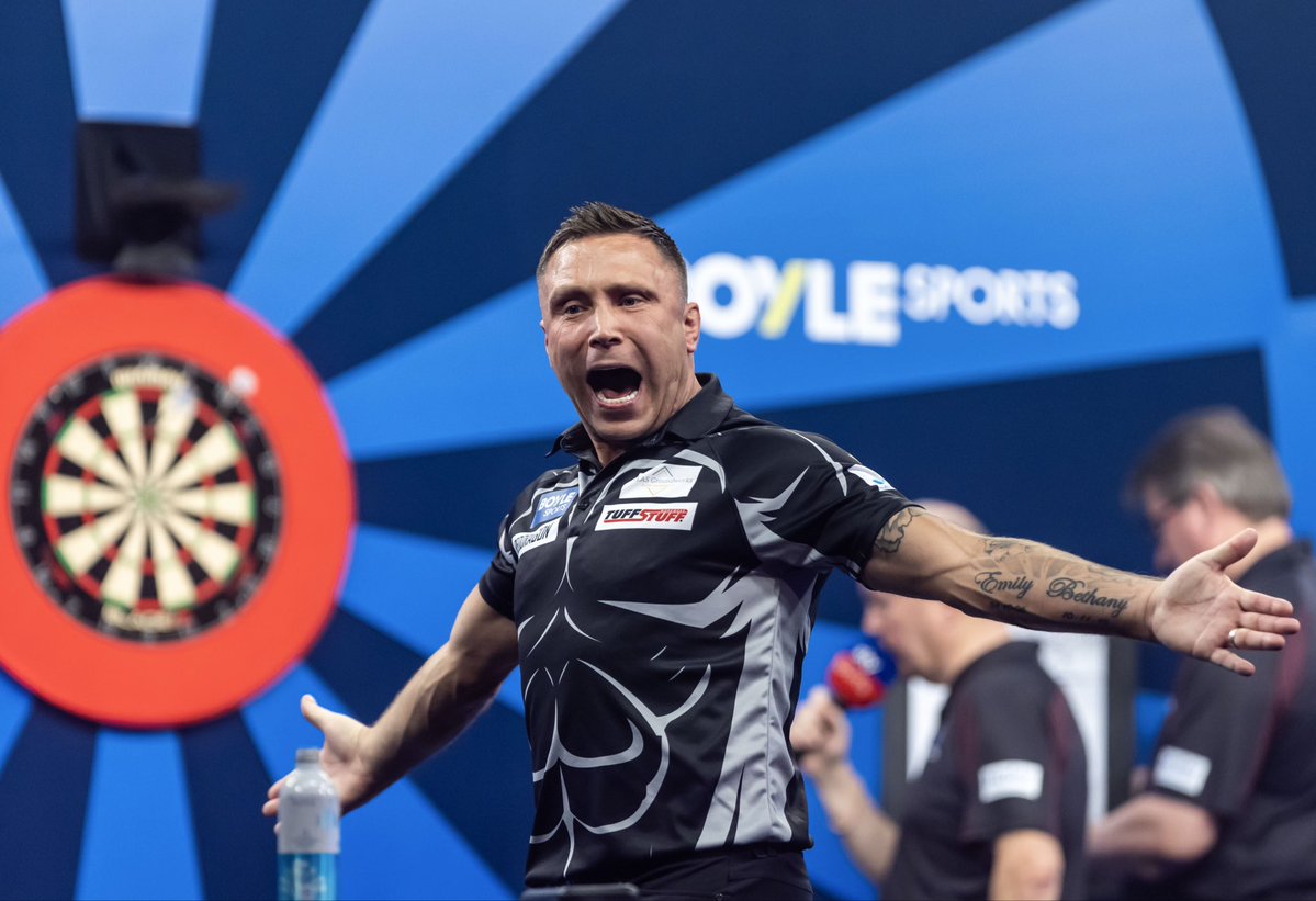 Oche180's tweet image. 🗣️“He looks like a kid. Pretty soon he’ll be getting beaten up by Bradley Brooks. He’s gone too far. This isn’t good.”

🏴󠁧󠁢󠁷󠁬󠁳󠁿Gerwyn Price has been urged to put weight back on following his body transformation.

💻Full story: bit.ly/3Jn51m6

📸@taylanningpix | #Darts