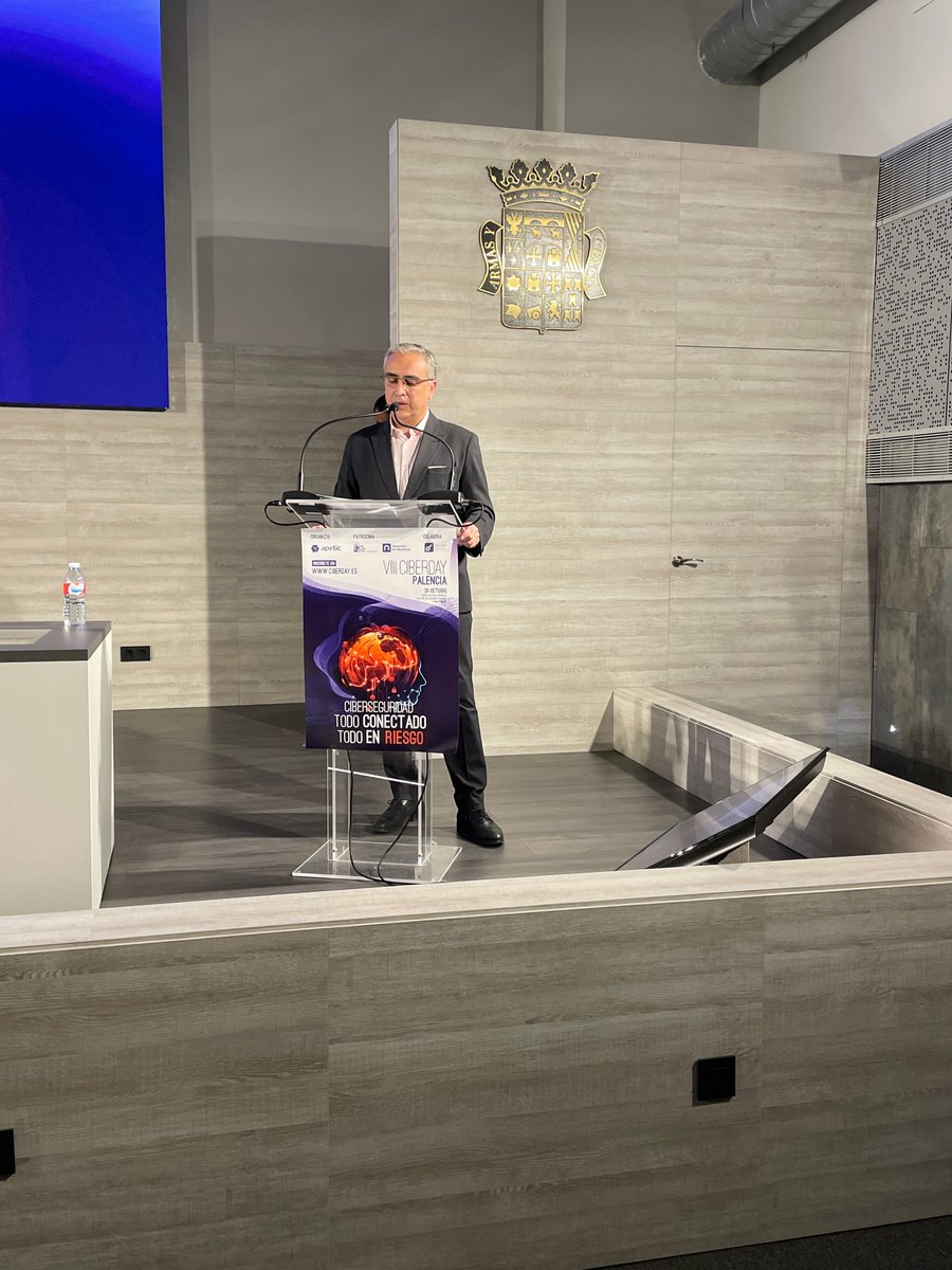 LOPDmanager's tweet photo. 🔐 Inauguración el VIII #Ciberday “Todo conectado, todo en riesgo”. 

Cada conexión mejora nuestra eficiencia, pero también amplía el riesgo. Reforcemos juntos la cultura de la confianza y la protección. La mejor defensa es el conocimiento compartido. https://t.co/mVF4bklpeN