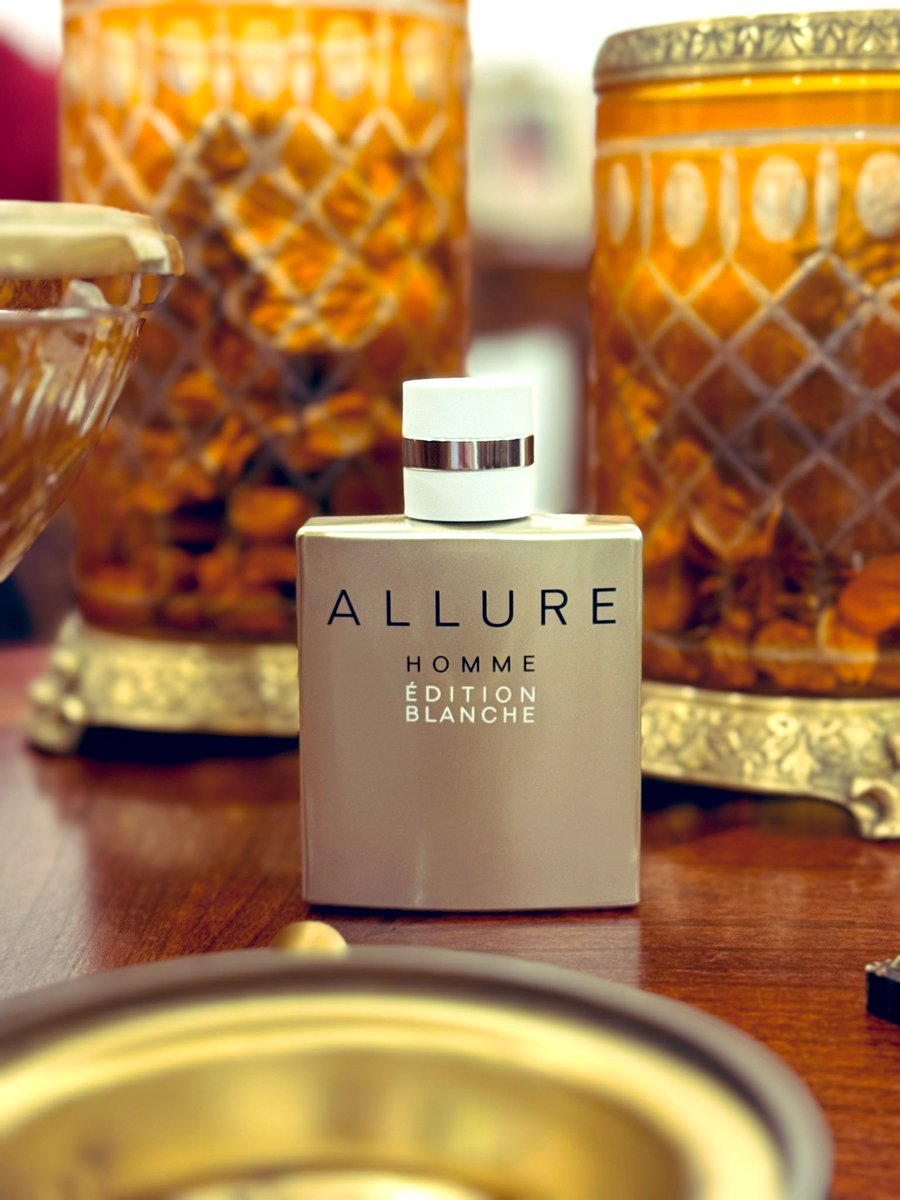 العطور لا تختار أصحابها عبثا فكل رائحة منها تعكس روح وشخصية من إختارها 

الإصدارات الأولى للعطر مرغوبة أكتر إذا لقيتها إشتريها علطول ( إصدارات عام 2008 الي 2014 )

#SOTD 
#roadglide_007 
#الخميس_الونيس𓅂