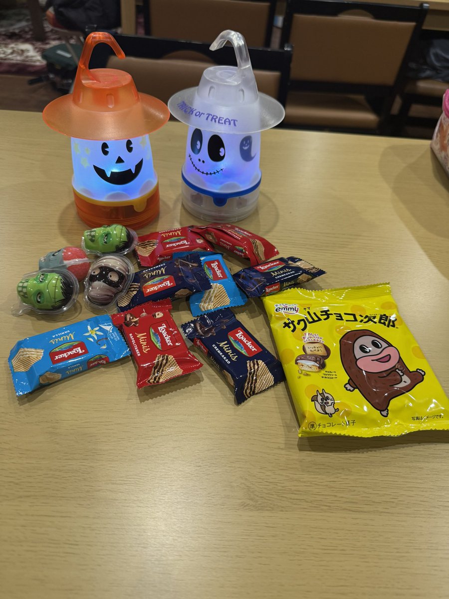 無料塾

今日はハロウィンパーティー
こどもたちにはお菓子のプレゼント🎁
お家で楽しんでね〜👻