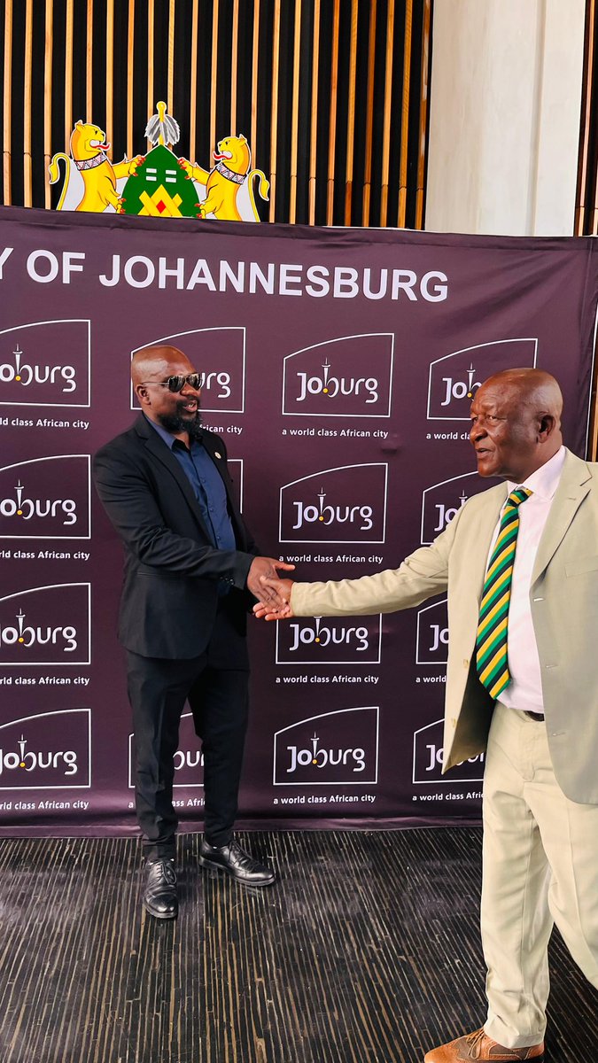 COCmarema's tweet photo. This morning, attending the 34th Ordinary Council Meeting of the City of Johannesburg alongside esteemed Chairpersons of the Section 79 Committees. The meeting is convened by the Speaker of Council, Cllr Margaret Arnolds. Catch the live stream @CityofJoburgZA https://t.co/f9zYkCg4kt