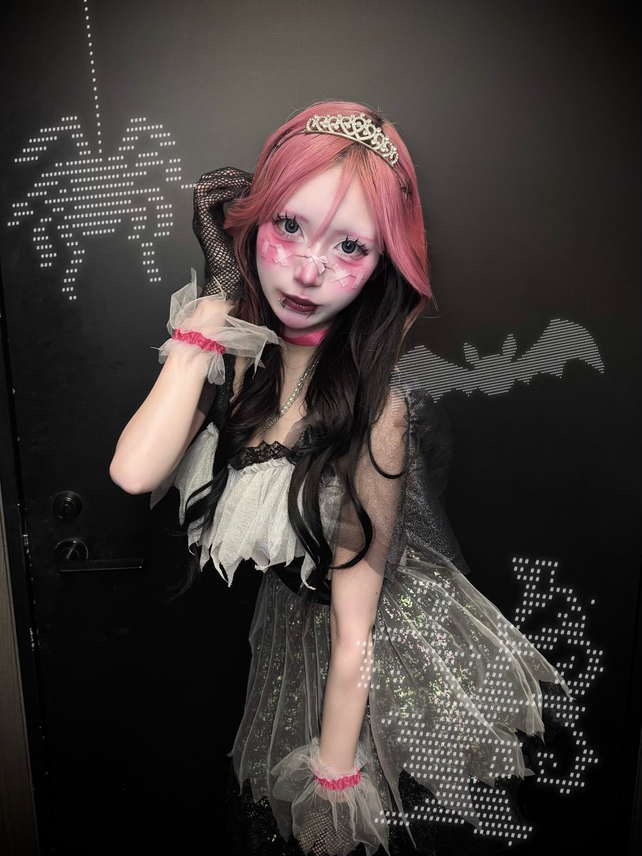 clx_xl33's tweet photo. Trick or Love ?♡ https://t.co/1VLuW4JDHx