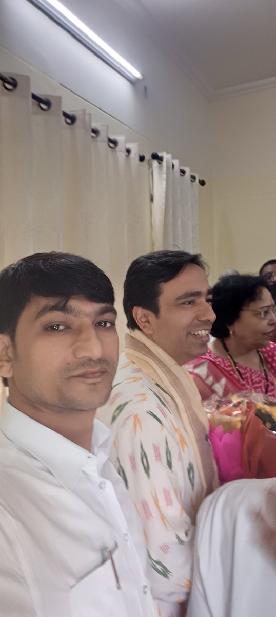 kkpavan987's tweet photo. #बस्ती
राष्ट्रीय लोकदल के राष्ट्रीय अध्यक्ष केंद्रीय मंत्री माननीय चौधरी जयंत सिंह जी ने 
आज बस्ती पहुंच कर लौहपुरुष भारत रत्न सरदार वल्लभभाई पटेल जी की प्रतिमा पर माल्यार्पण कर उन्हें याद किया।
@jayantrld @Rld @itcellrld @NDA https://t.co/26LJNrNCHE