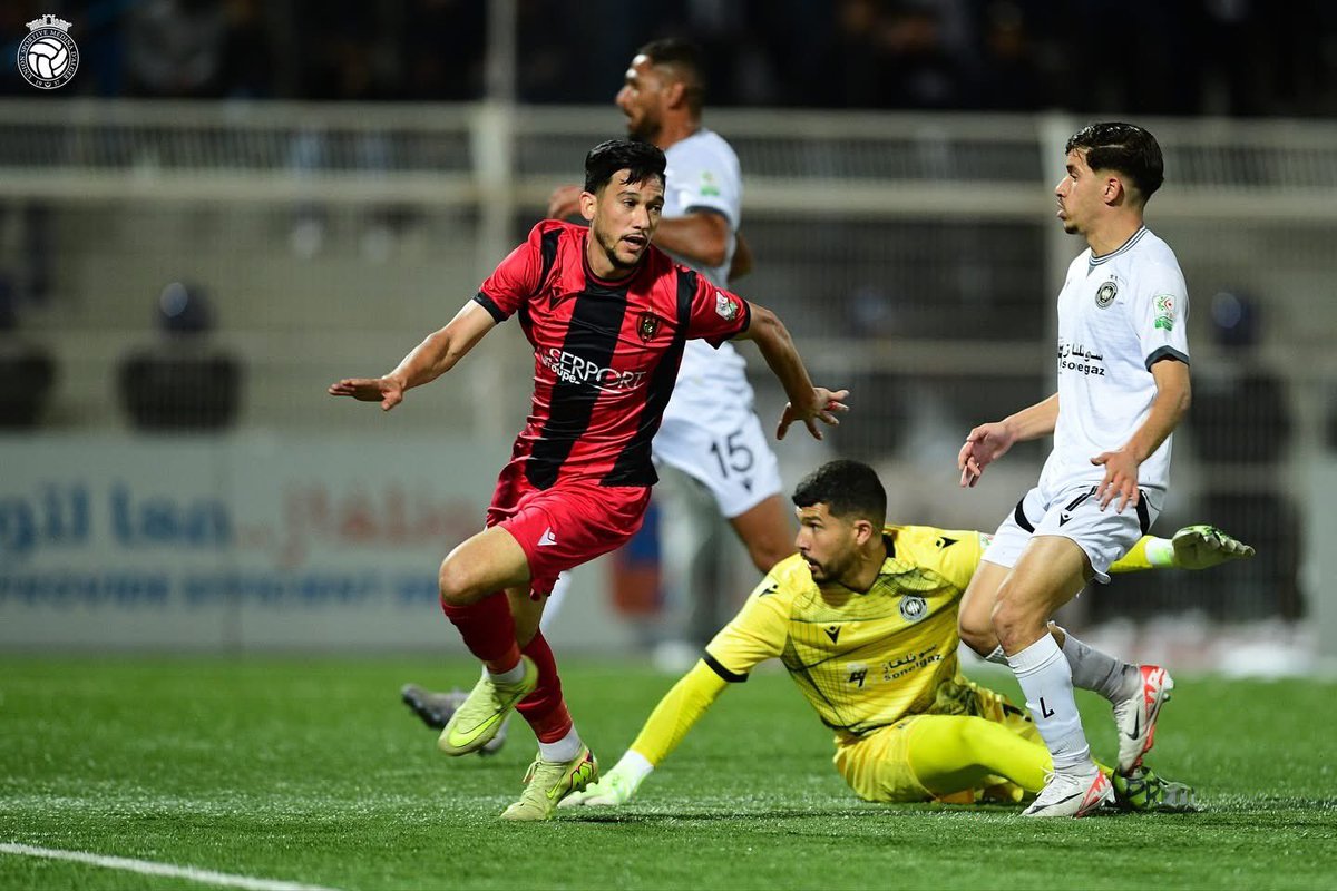 USMAofficiel's tweet photo. Bousseliou gets the third goal... KO!

#ESSUSMA 1-3 https://t.co/OUEJSbGglR