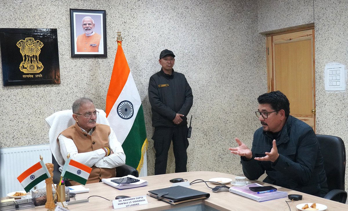 lg_ladakh's tweet image. Lt. Governor Shri @KavinderGupta virtually inaugurated 35 buildings, including 4 set quarters &amp;amp; other infrastructure developed under #SDP Schemes. He appreciated CEC Adv. Tashi Gyaltson, Executive Councillors &amp;amp; Councillors of the 6th #LAHDC #Leh on their last working day.