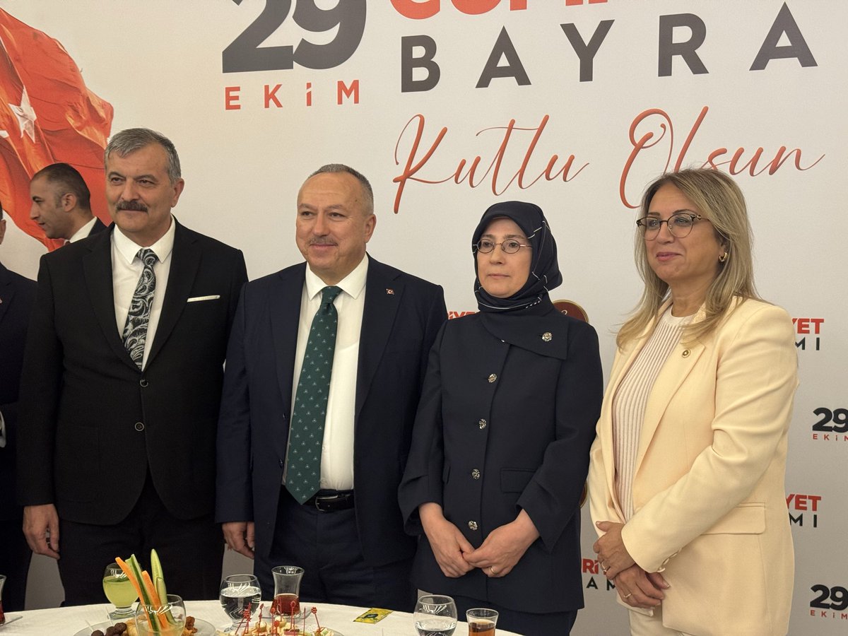 Milliyetçi Hareket Partisi Nevşehir İl Başkanımız Adnan Doğu ve Belediye Başkanlarımızla, Nevşehir Valiliğimizin düzenlemiş olduğu 29 Ekim Cumhuriyet Bayramı Resepsiyonuna katılım sağladık.