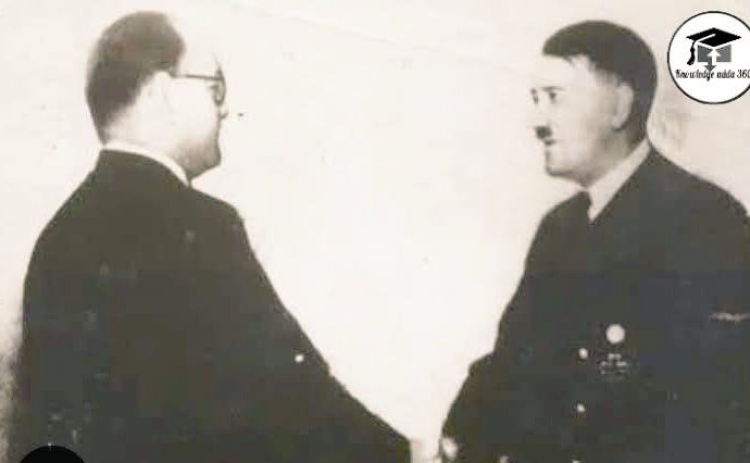 एक बार नेताजी सुभाष चंद्र बोस जर्मनी के तानाशाह हिटलर से मिलने गये। नेताजी की हिटलर से ये पहली मुलाकात थी। हिटलर के आदमियों ने नेताजी को बाहर ही एक कमरे में बैठा दिया।
नेताजी बैठे-बैठे किताब पढ़ने लगे। 

थोड़ी देर बाद एक आदमी बिलकुल हिटलर का हम शक्ल बनकर आया और नेताजी के साथ बात