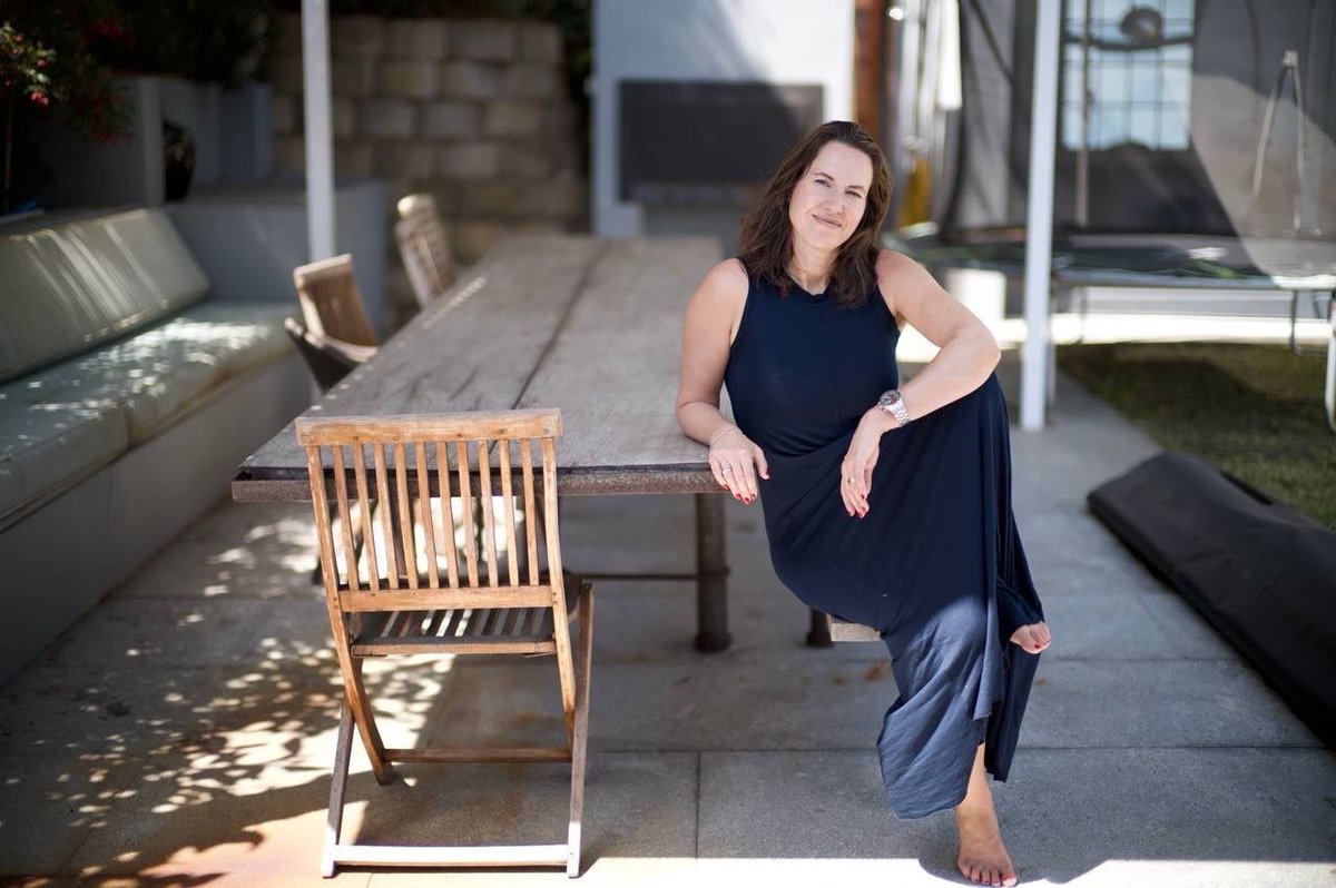 FriederikeFab's tweet image. There’s 5 words which make my skin crawl:
“Do you have five minutes?”

Being repeatedly asked this implies that you are available for interruption at any moment. &amp;amp; it&apos;s a fast way to destroy productivity. If we don’t protect our time, who will?

#Boundaries #ProductivityHacks