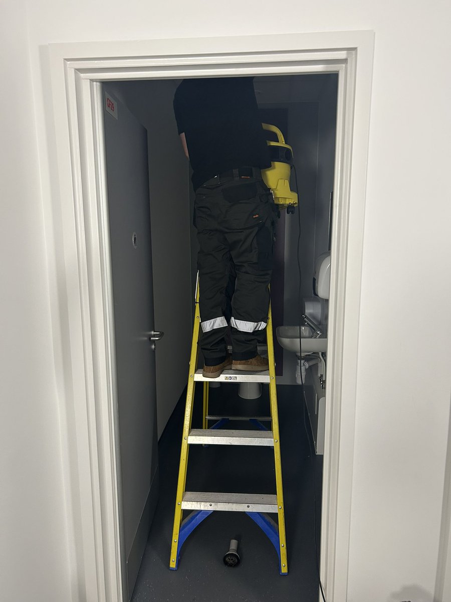 Strip and deep clean this supply fan is this morning’s first task 🤮