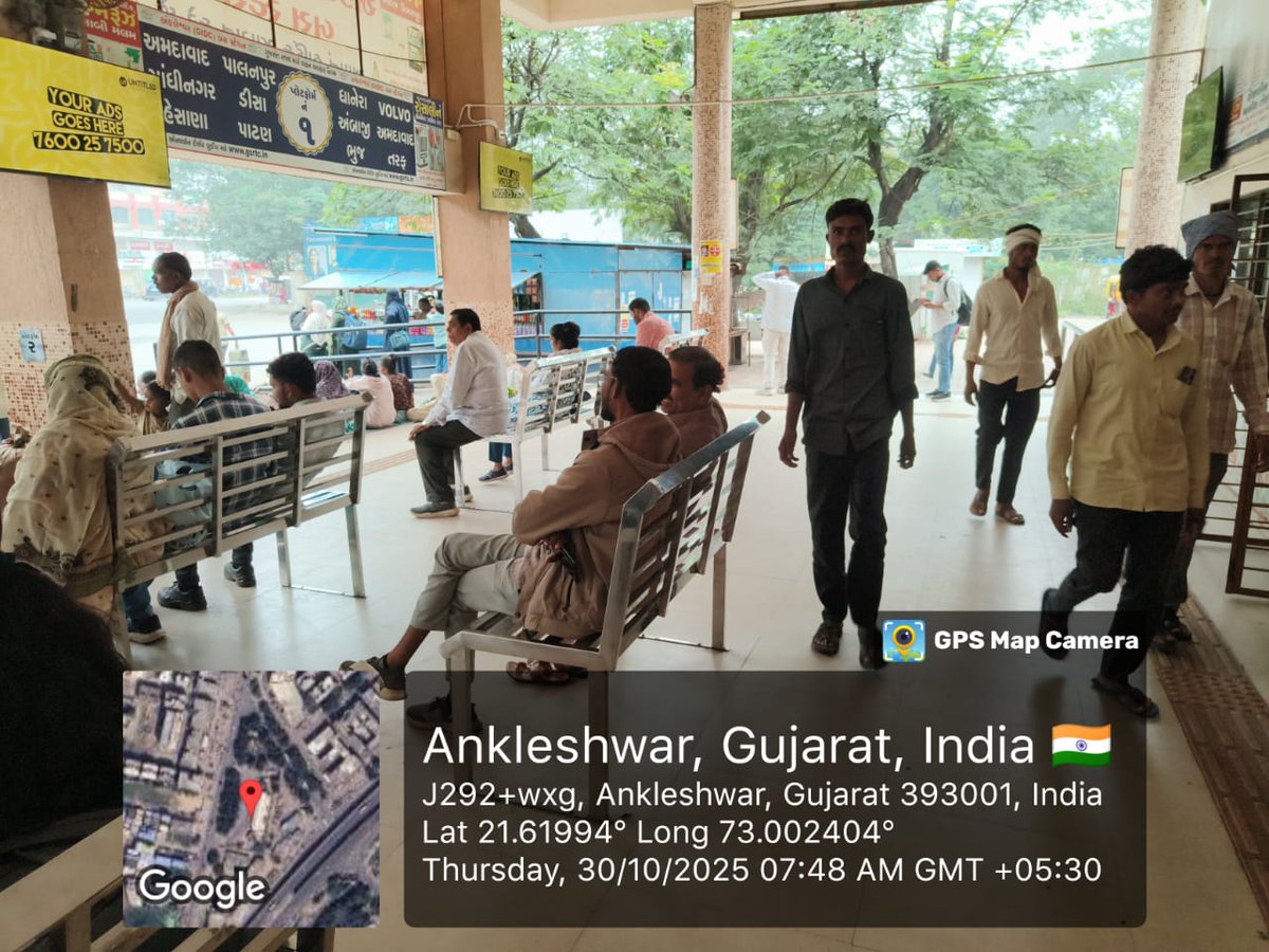 dmankleshwar's tweet photo. આજ રોજ "સ્વચ્છતા હી સેવા 2025" અંતર્ગત અંકલેશ્વર જીઆઇડીસી બસ સ્ટેશન ખાતે સફાઈ ઝુંબેશ હાથ ધરી પાર્કિંગ એરીયા,પ્લેટફોર્મ એરીયા, પાણીની પરબ તથા જાહેર શૌચાલય ની સાફ સફાઈ કરવામાં આવી.#SwachhataPakhwada2025 #SwachhataHiSeva https://t.co/e43gBs9T3t