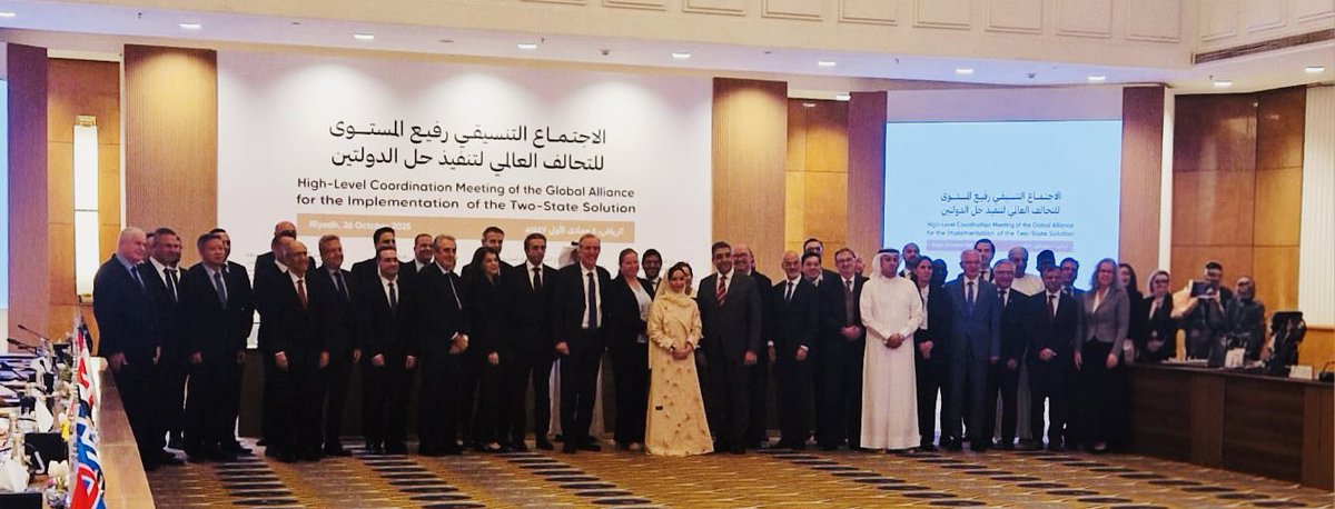 🇧🇪Honoured to participate in the Global Alliance for the Implementation of the Two-State Solution in Riyadh 🇸🇦 — chaired by Saudi Arabia with 🇪🇺 &amp; 🇳🇴.
Constructive exchanges, shared purpose, and renewed momentum for peace and the two-state vision. ✨#Diplomacy #Peace #MiddleEast