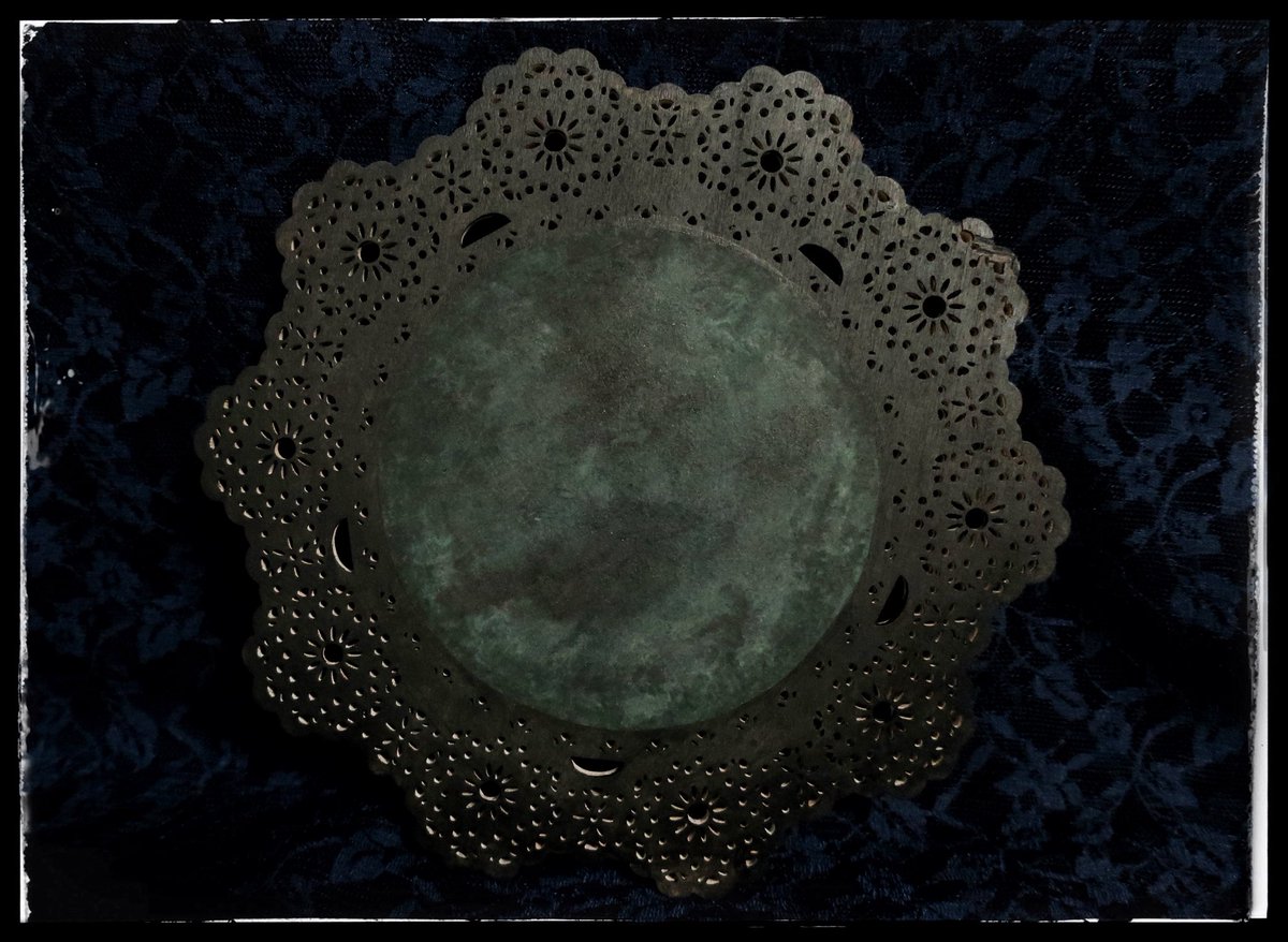 【新月】のバクさんとねこさん、実はこの木製プレートの中央部分こそが新月なのです🌑

バクさんとねこさんは新月に輝く星の一つなんですよ🌟

#記憶に揺れる花