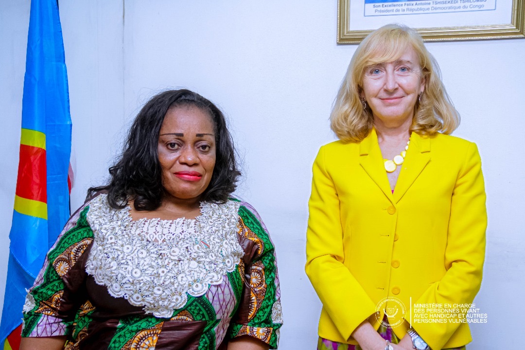 EmbEspRDC's tweet image. Réunion très intéressante avec la Ministre des Personnes Vivant avec Handicap, Mme. Irène Esambo Diata, au cours de laquelle nous avons identifié plusieurs voies de collaboration entre l’Espagne et la RDC afin d’améliorer la situation des personnes en situation de handicap.