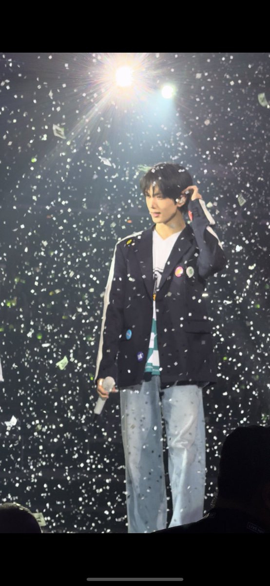 #지성 #박지성 #JISUNG 

당신을 본 순간 카메라가 흐릿해졌어요…