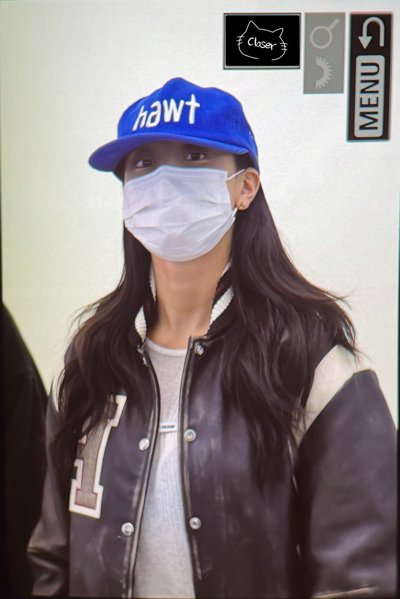 251030

＂컨디션이 좋아 🐈‍⬛🧢💛＂

#TWICE #트와이스 #지효  #JIHYO #ジヒョ