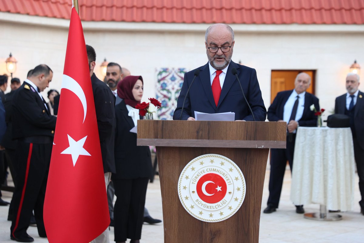 TC_Sam_BE's tweet image. Cumhuriyetimizin 102. yıldönümünü 13 yıllık aranın ardından yeniden faaliyete geçen Büyükelçiliğimizin rezidansında kordiplomatik temsilcileri, Suriyeli dostlarımız ve Türk kurum/kuruluş temsilcilerinin katılımıyla coşkuyla kutladık. 🇹🇷