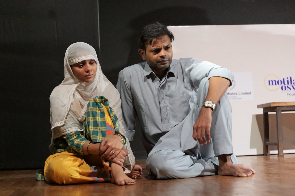 iactorpradeep's tweet photo. Photos from the play - Amritsar Aa Gaya by Bhisham Sahni, music by Dr Sangeeta Gaur Ma’am &amp; directed by Shri Arvind Gaur Sir 🌸🎬🎉

#actor #actorpradeepkumar #actorlifestyle #shooting #webseries #film #drama #theatre #play #cinema #Bollywood #hollywood #oscar 🎬🎭🌸 https://t.co/otd0X6REZY