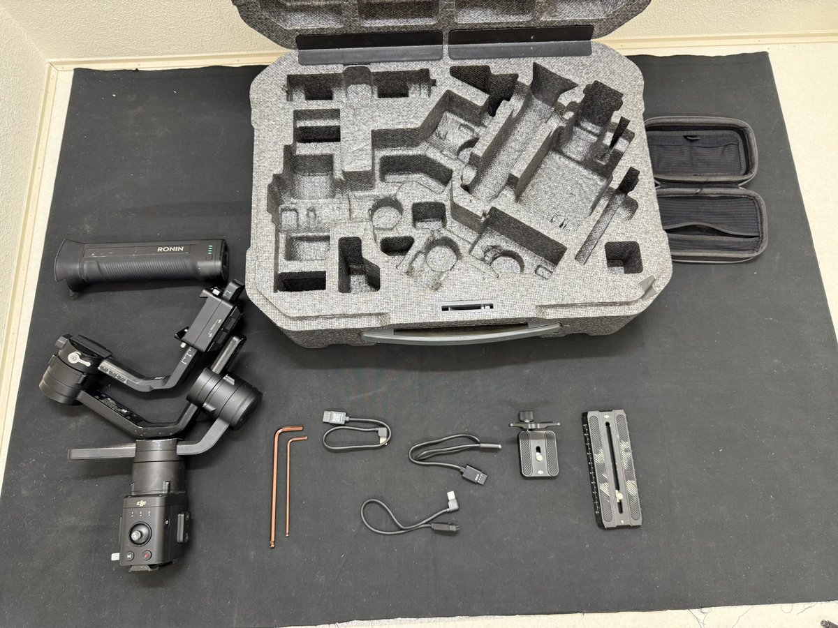 P*o様 【美品・純正ケース付】dji RONIN-M＋純正キャリングケース P*o様 【美品・純正ケース付】dji RONIN-M＋純正キャリングケース DJI
