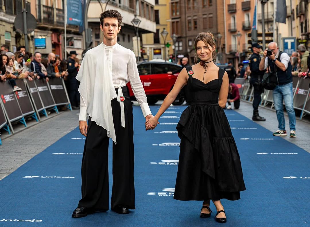 Clickche1's tweet image. Es un gusto para nosotros contar con grandes talentos como Diego Garisa, esta vez en el estreno de ¨Subsuelo¨ junto con Seminci, festival de cine.

La película estará disponible en todas las salas a partir del 7 de noviembre.

¿Os la vais a perder? ... 📷​📷​
#estrenosubsuelo