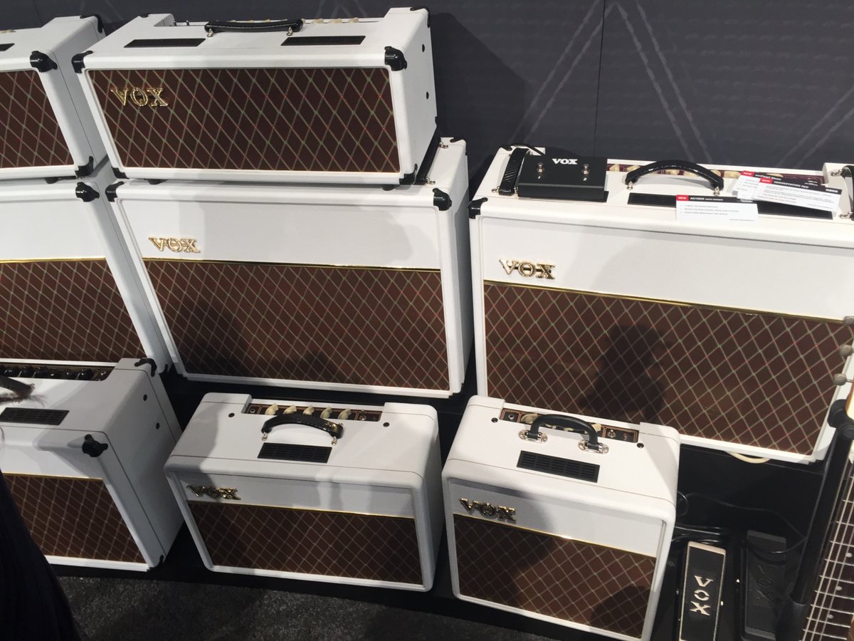 RickenRich's tweet image. @boneaux  Here’s Handwired Heaven at the Vox display area at the 2017 #NammShow in Anaheim Calif