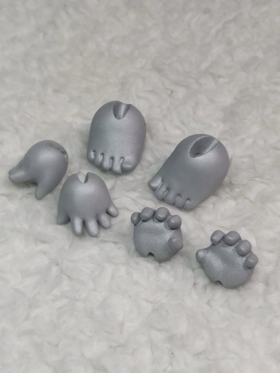 先述したけど
手先、足先は球体に指が生えているようなイメージで。
テーマは良かったとしてこれがなかなか違和感なく魅せれるかどうかは難しい😒足先は単体だと変だけど脚と組み合わせるとそんなに問題ない今のところ😌