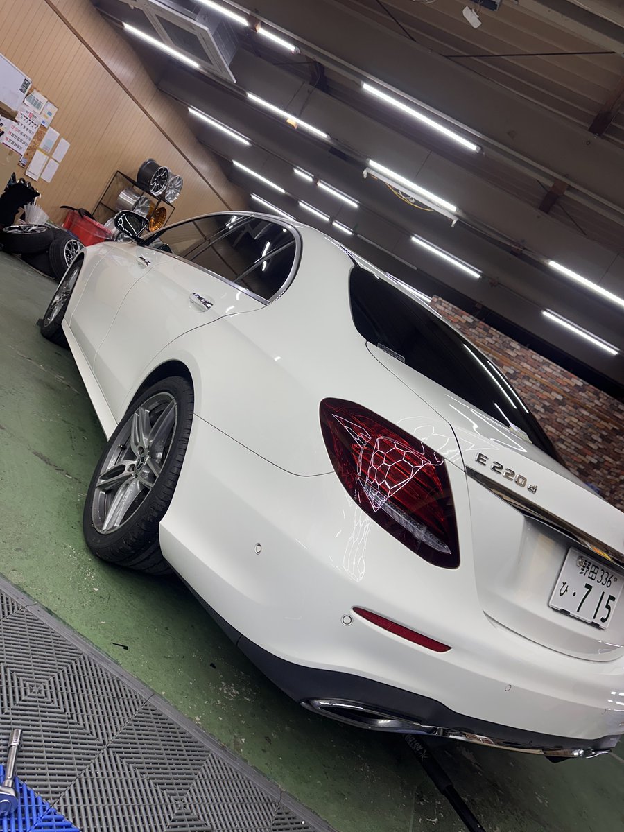 自分も手伝いますが昨日に引き継ぎ今日もよろしくお願いします🤗
今日はリアブレーキパッド交換😏