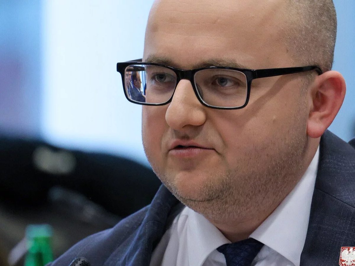 JakubKubunio's tweet photo. Kolejny akt oskarżenia w związku ze złodziejstwem w Funduszu Sprawiedliwości. 

16,5 mln zł publicznych pieniędzy na fikcyjne faktury i kampanie.

Trzymaj się tam @DariuszMatecki 

ty śmieciu obrzydliwy https://t.co/jpwKZlXL68