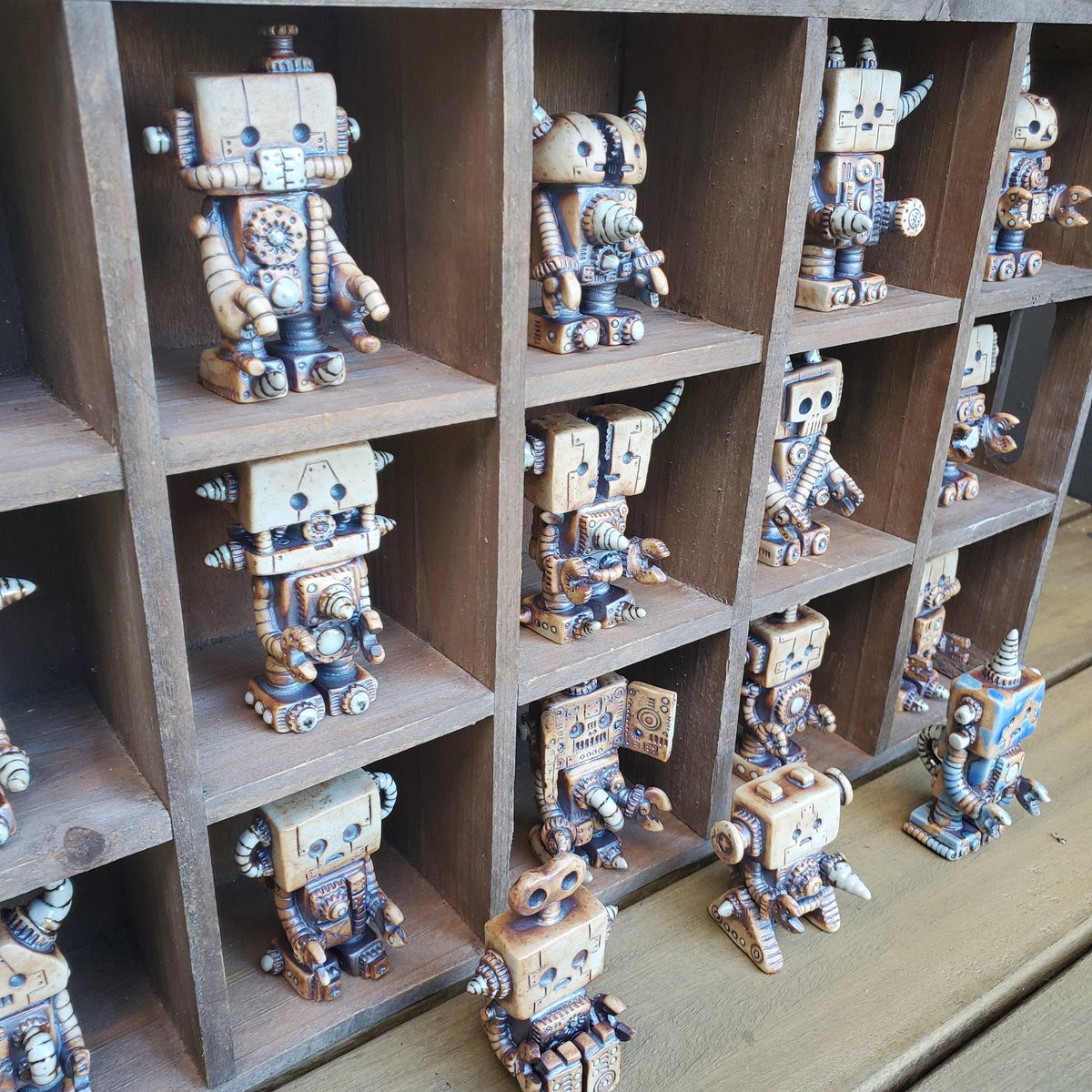 益子陶器市に出品するミニロボットが焼き上がりましたよ～🔥 ロボット