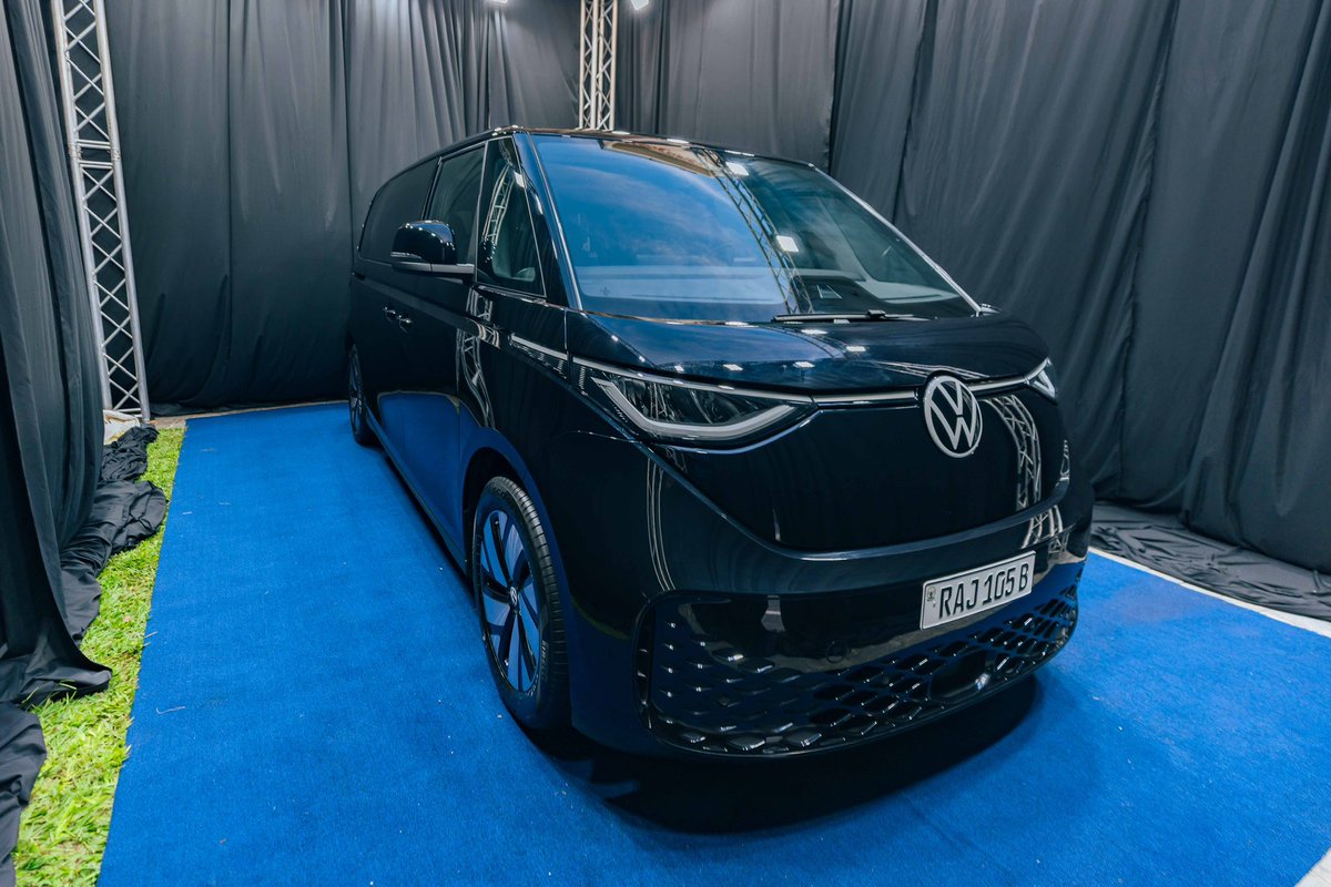 AissaCyiza's tweet image. If you have those memories of your family cruising around your village in VW Kombi , now it’s time to recreate them with the @VWRwanda New ID Buzz ,I witnessed the comfort and class yesterday @ #MovënPick 
Guys, Those road trips will be 🔥
#EjoTwisangamo
#AFutureThatFeelsFamiliar