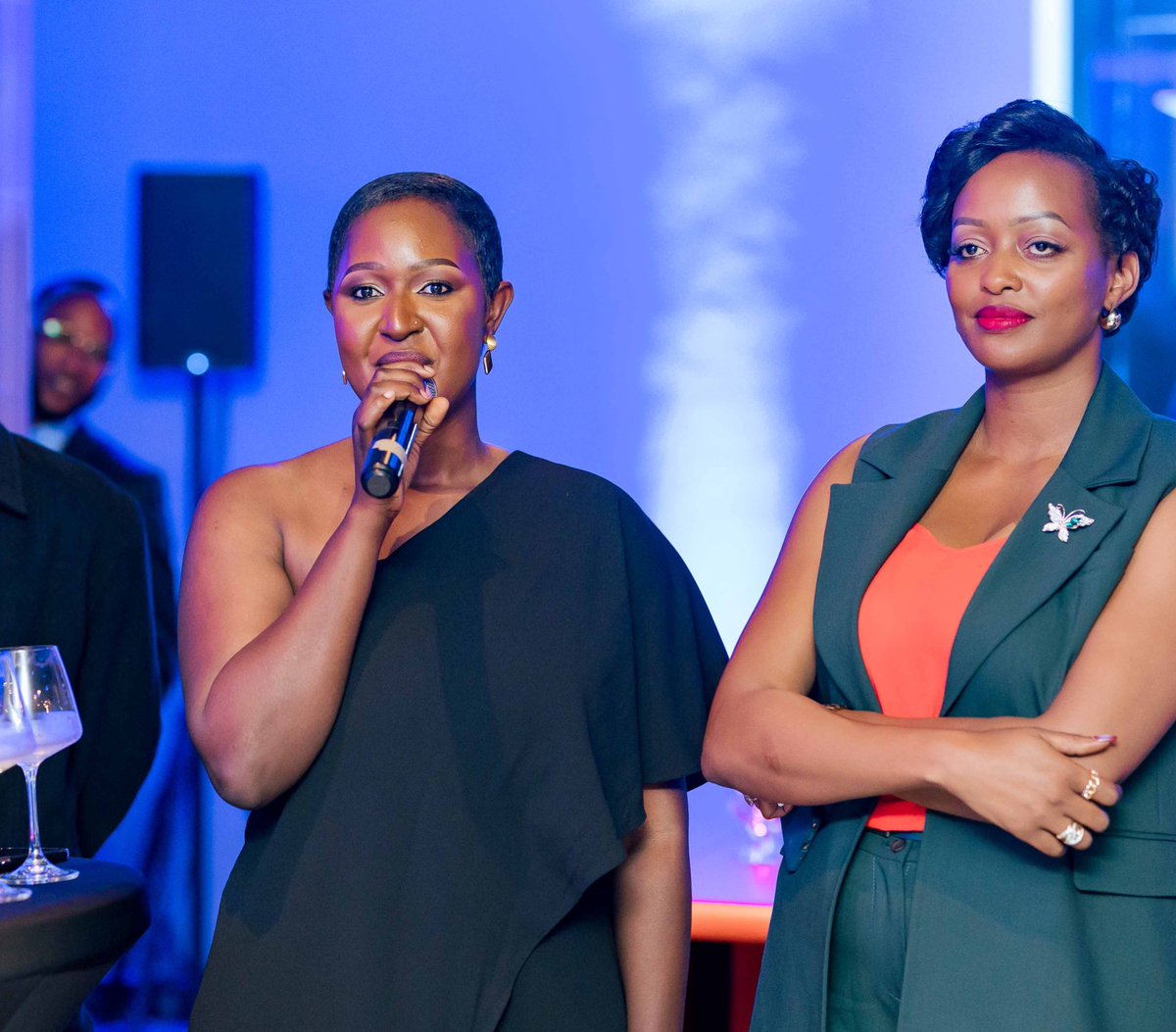 AissaCyiza's tweet image. If you have those memories of your family cruising around your village in VW Kombi , now it’s time to recreate them with the @VWRwanda New ID Buzz ,I witnessed the comfort and class yesterday @ #MovënPick 
Guys, Those road trips will be 🔥
#EjoTwisangamo
#AFutureThatFeelsFamiliar