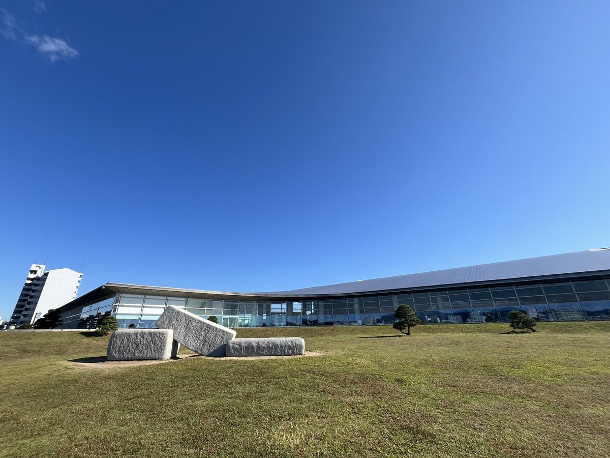 vbaojisan's tweet photo. 昨日は休みを取って日帰りで島根県立美術館と足立美術館をはしご。さすがに疲れた。そして、いろいろ見すぎて混乱気味。 https://t.co/evpdlZ0DEo