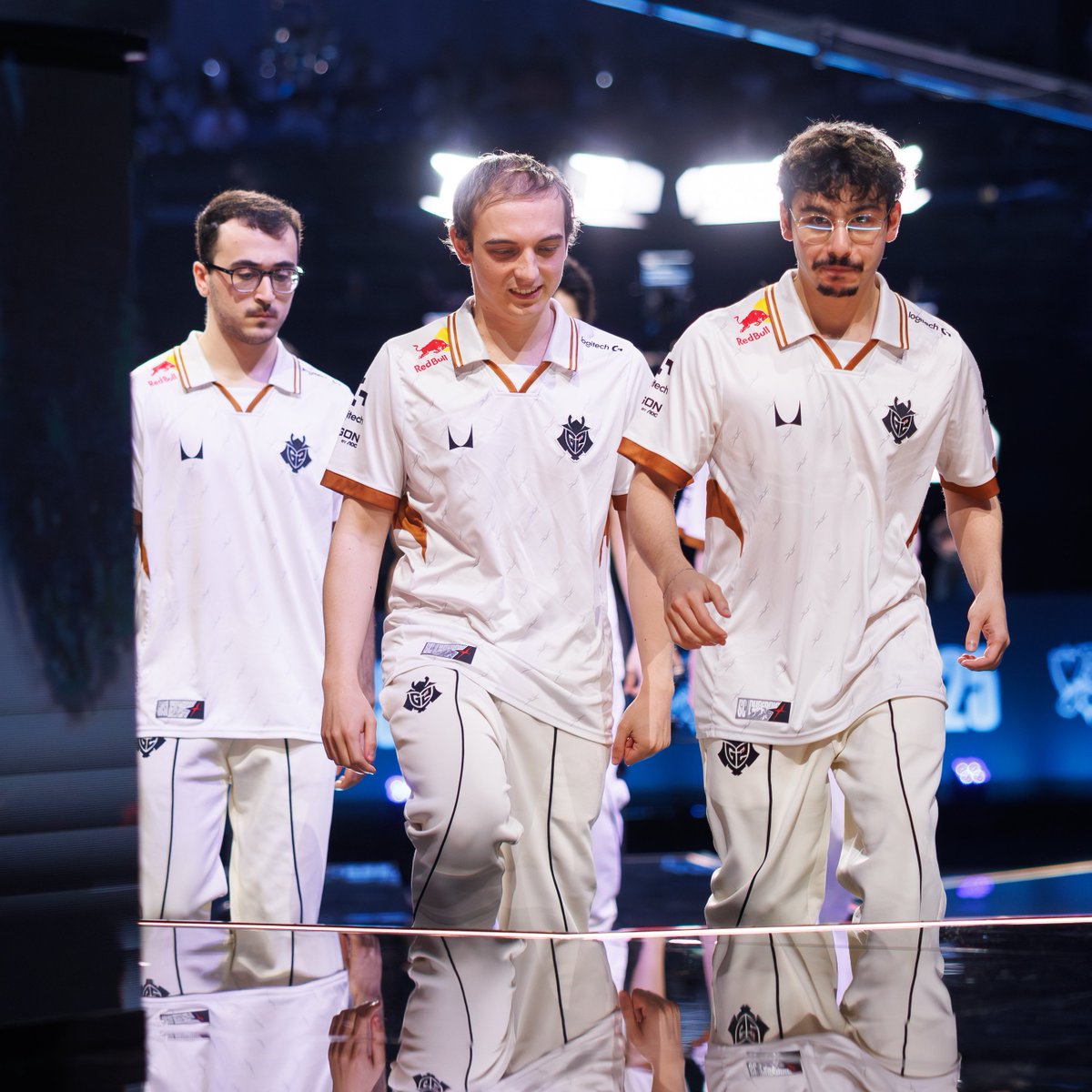 LEC's tweet image. Would love to hear some Silver Scrapes today:

Game 4 starts NOW!