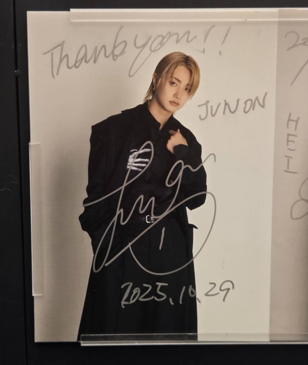 ビジュアルもサインもカッコ良すぎて抱えきれない、タワレコ渋谷の