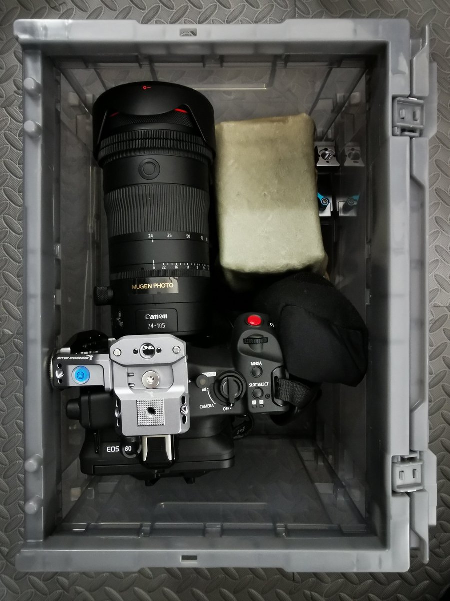 tsuttonton's tweet photo. 名付けてステージ上手放置自家発電百式型オリコン開けたら2秒でRecカム。 #eosc80 https://t.co/XhMYMWOQD0