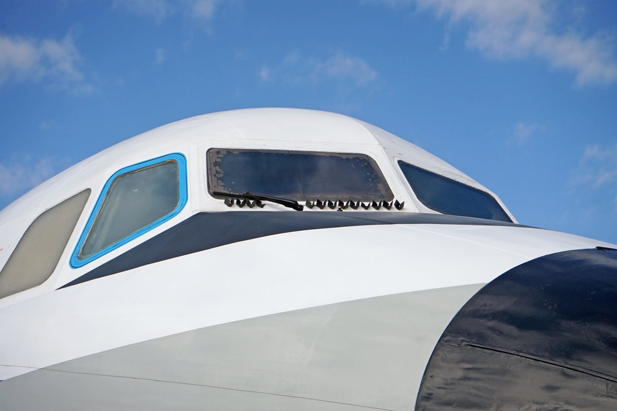 YS-11 コックピットフロントガラス YS-11 コックピットフロントガラス YS-11 操縦室窓 コックピット