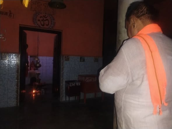 vinaybjpbihar's tweet photo. जनसंपर्क के दौरान कल्याणपुर एवं शिकारपुर पंचायत में जनता जनार्दन का आशीर्वाद लिया.. माननीय प्रधानमंत्री श्री नरेन्द्र मोदी जी के नेतृत्व में देश सशक्त हो रहा है, मुख्यमंत्री आदरणीय श्री नितीश कुमार जी के नेतृत्व में बिहार प्रगति के रास्ते पर अग्रसर है।
#NDAforDevelopment https://t.co/fmuC3nMZGd