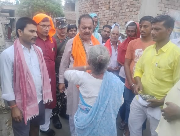 vinaybjpbihar's tweet photo. जनसंपर्क के दौरान कल्याणपुर एवं शिकारपुर पंचायत में जनता जनार्दन का आशीर्वाद लिया.. माननीय प्रधानमंत्री श्री नरेन्द्र मोदी जी के नेतृत्व में देश सशक्त हो रहा है, मुख्यमंत्री आदरणीय श्री नितीश कुमार जी के नेतृत्व में बिहार प्रगति के रास्ते पर अग्रसर है।
#NDAforDevelopment https://t.co/fmuC3nMZGd