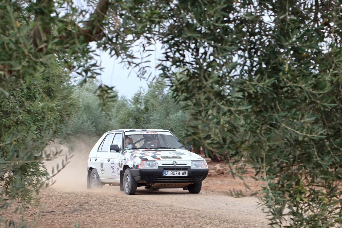 La undécima edición del Spain Classic Raid ha cruzado la Península Ibérica de sur a norte por caminos de tierra. Una aventura reservada a vehículos históricos.

autoverde4x4.es/2025/10/29/spa…