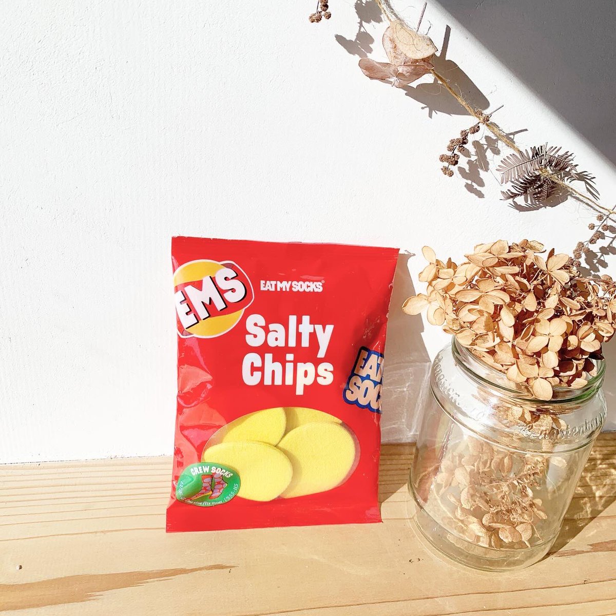 _SunshineSmile_'s tweet photo. コエタスのモニターキャンペーンで頂いたおしゃれ靴下EAT MY SOCKS Salty Chips Redについてのレビューです🌿
これ、とってもポップでものすごくかわいい🥰履き心地も快適✨誰かにプレゼントする時にも話のネタになること間違いなし🧦✨
#コエタス #PR #eatmysocks #食べる靴下 #映えアイテム https://t.co/E9D6kDtmEs