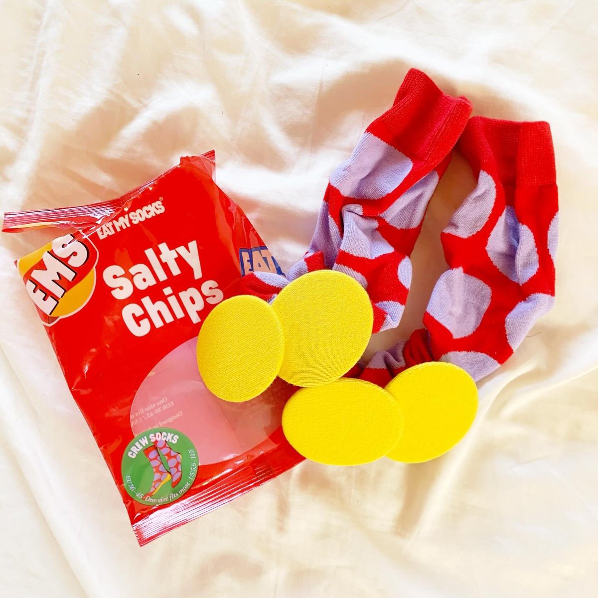 _SunshineSmile_'s tweet photo. コエタスのモニターキャンペーンで頂いたおしゃれ靴下EAT MY SOCKS Salty Chips Redについてのレビューです🌿
これ、とってもポップでものすごくかわいい🥰履き心地も快適✨誰かにプレゼントする時にも話のネタになること間違いなし🧦✨
#コエタス #PR #eatmysocks #食べる靴下 #映えアイテム https://t.co/E9D6kDtmEs