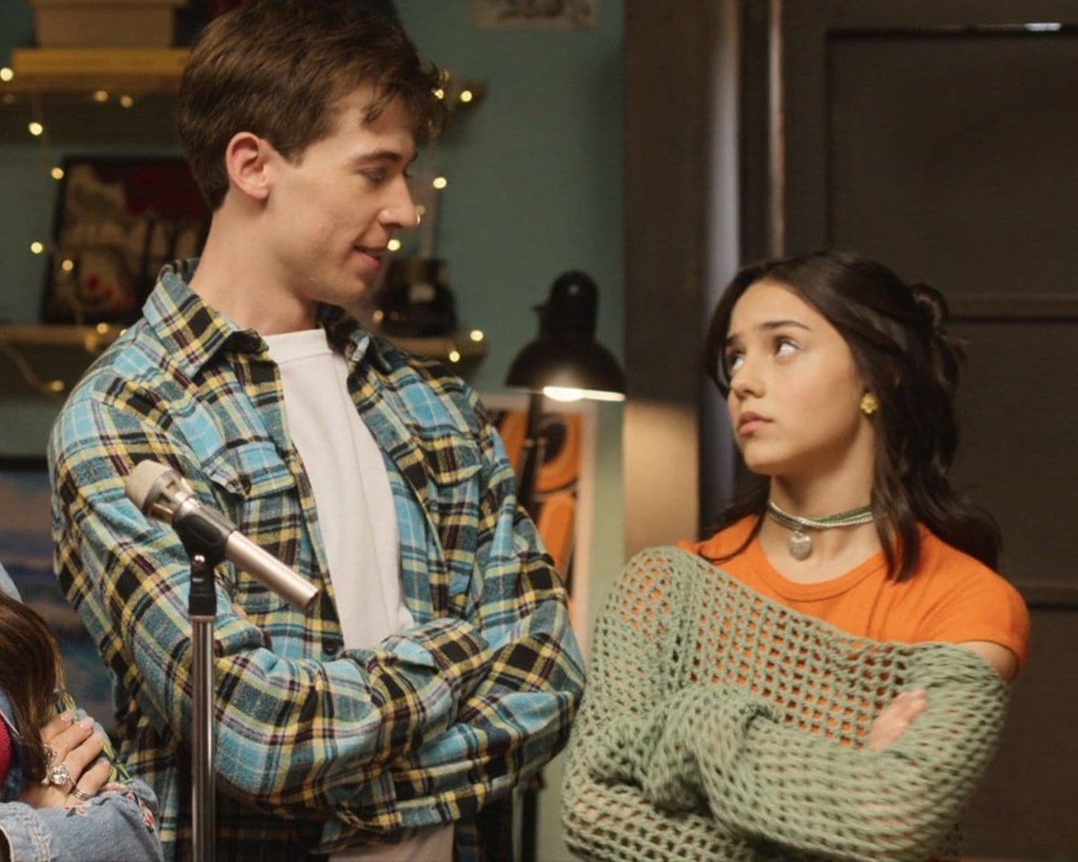 podeStarr's tweet image. ¸.·✩·.¸¸.·¯⍣✩  𝐩𝐥𝐚𝐲𝐛𝐥𝐚𝐜𝐤 | 𝐀𝐔 𝐭𝐨𝐭𝐢𝐥𝐚✩⍣¯·.¸¸.·✩·.¸
Camí y emma son amigas de toda la vida, en dónde todo es color de rosa mientras se cumplan 2 sencillas reglas en su amistad 
1) S.E.P (Santi está prohibido)
2) P.E.M.H (prohibido enamorarse de mi hermano)