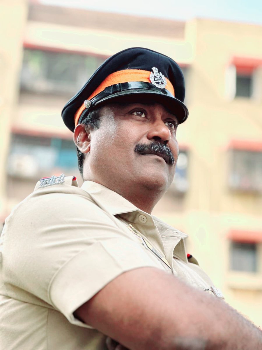 Mumbai Messenger Prakash Gidwani and the residents of Andheri West express deep gratitude to ACP Oshiwara &amp; Sr. Police Inspector Pramod Kokate and dedicated team in the following post. mumbaimessenger.com/2025/10/29/and…
<a href="/AddlCPWestMum/">Addl. Commissioner of Police, West Region, Mumbai</a>
<a href="/DcpZone9Mumbai/">पोलीस उप आयुक्त परिमंडळ ०९ - DCP ZONE 09 Mumbai</a>
<a href="/CPMumbaiPolice/">Commissioner of Police, Greater Mumbai</a>