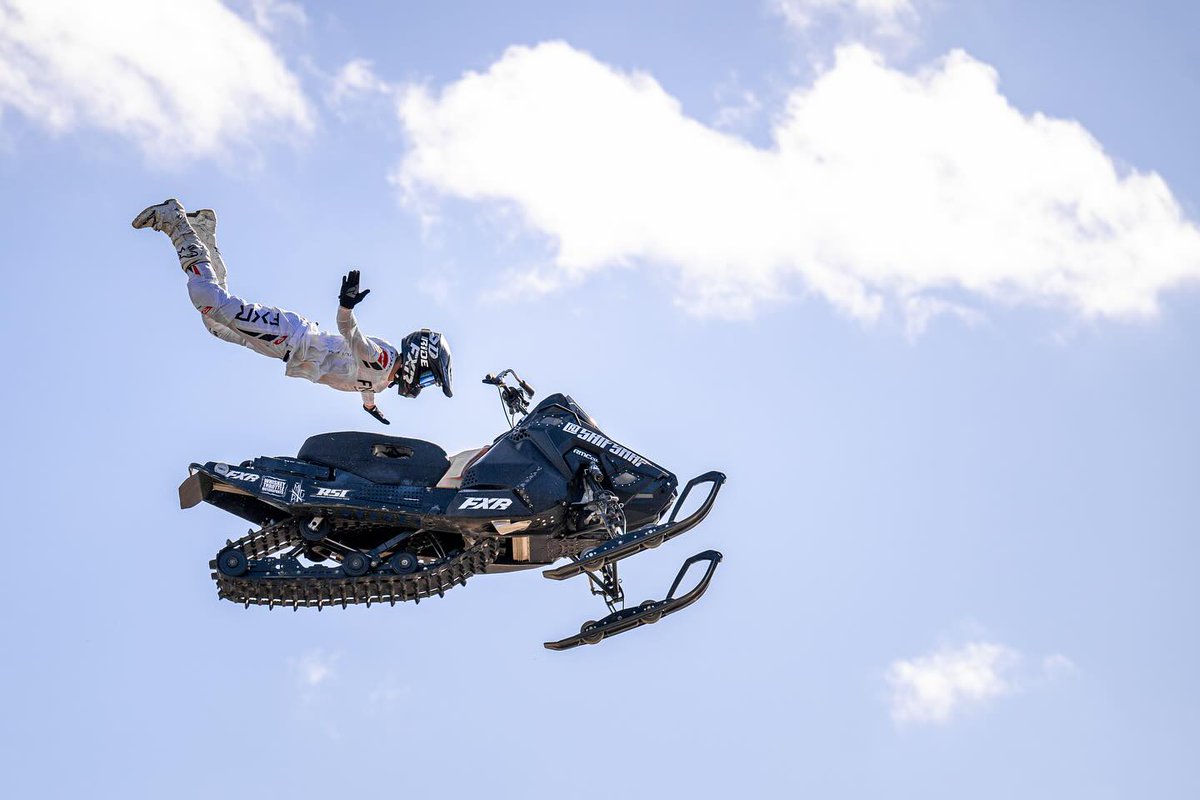 polarisjpn's tweet image. 水、草、土、空気――ニューハンプシャーの自然を全身で感じられたら、それだけで最高だ💧🍃💨

#PolarisSnow #Snow #Snowmobiles polarissnowmobile.jp