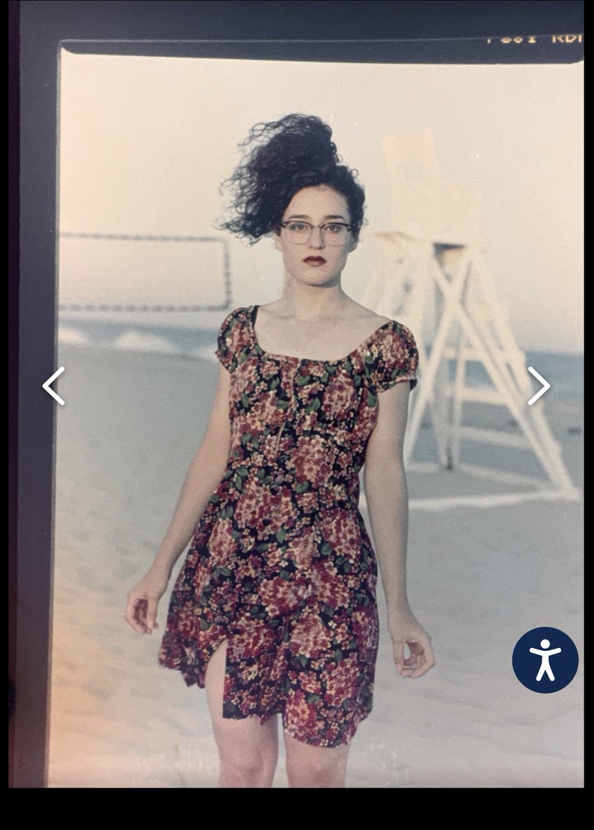 FuchsProjects's tweet image. MTV Beach House, Summer 1993
Photographs by © Rafael Fuchs

In the Summer of 1993 I was lucky to spend a day at the MTV Beach House in the Hamptons, and document this cultural touchstone.
@fuchsprojects
@entertainmentweekly
@Kennedynation
@BILLBELLAMY 
@AndySchuon 
@mtv