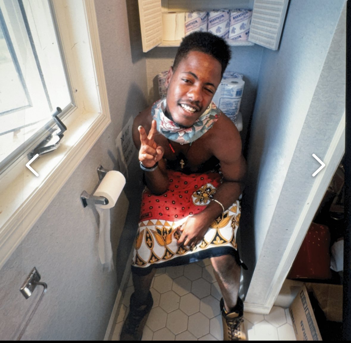 FuchsProjects's tweet image. MTV Beach House, Summer 1993
Photographs by © Rafael Fuchs

In the Summer of 1993 I was lucky to spend a day at the MTV Beach House in the Hamptons, and document this cultural touchstone.
@fuchsprojects
@entertainmentweekly
@Kennedynation
@BILLBELLAMY 
@AndySchuon 
@mtv