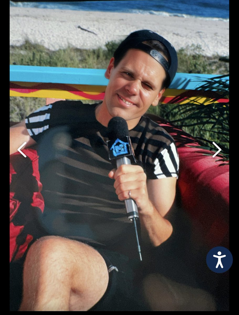 FuchsProjects's tweet image. MTV Beach House, Summer 1993
Photographs by © Rafael Fuchs

In the Summer of 1993 I was lucky to spend a day at the MTV Beach House in the Hamptons, and document this cultural touchstone.
@fuchsprojects
@entertainmentweekly
@Kennedynation
@BILLBELLAMY 
@AndySchuon 
@mtv