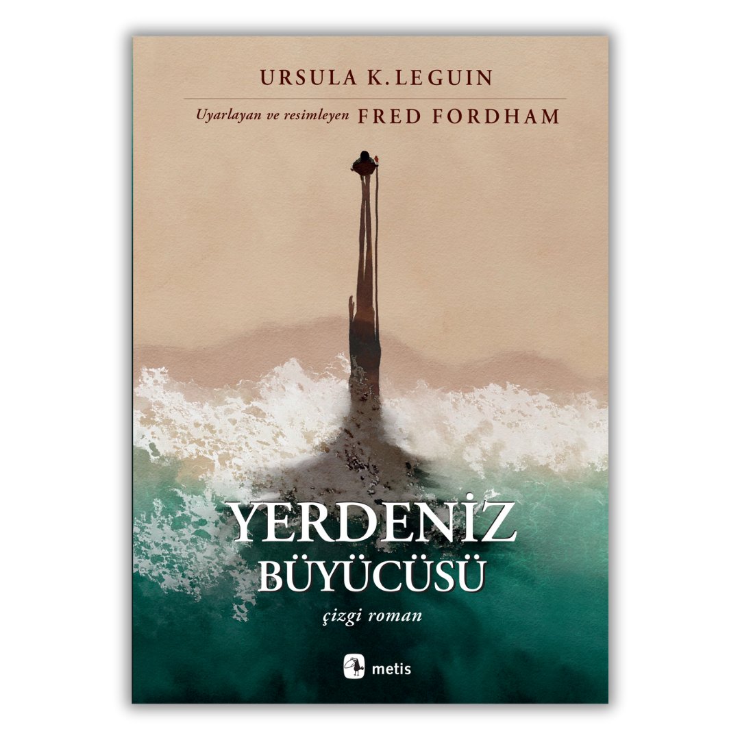 📘 Yerdeniz yeniden doğuyor!

Ursula K. Le Guin’in unutulmaz romanı #YerdenizBüyücüsü, şimdi etkileyici görsellerle çizgi roman olarak karşınızda.

Ged’in gölgesiyle yüzleştiği o kadim hikâye, Fred Fordham’ın çizgileriyle bambaşka bir boyuta taşınıyor.
Bu büyülü dünyanın yeniden