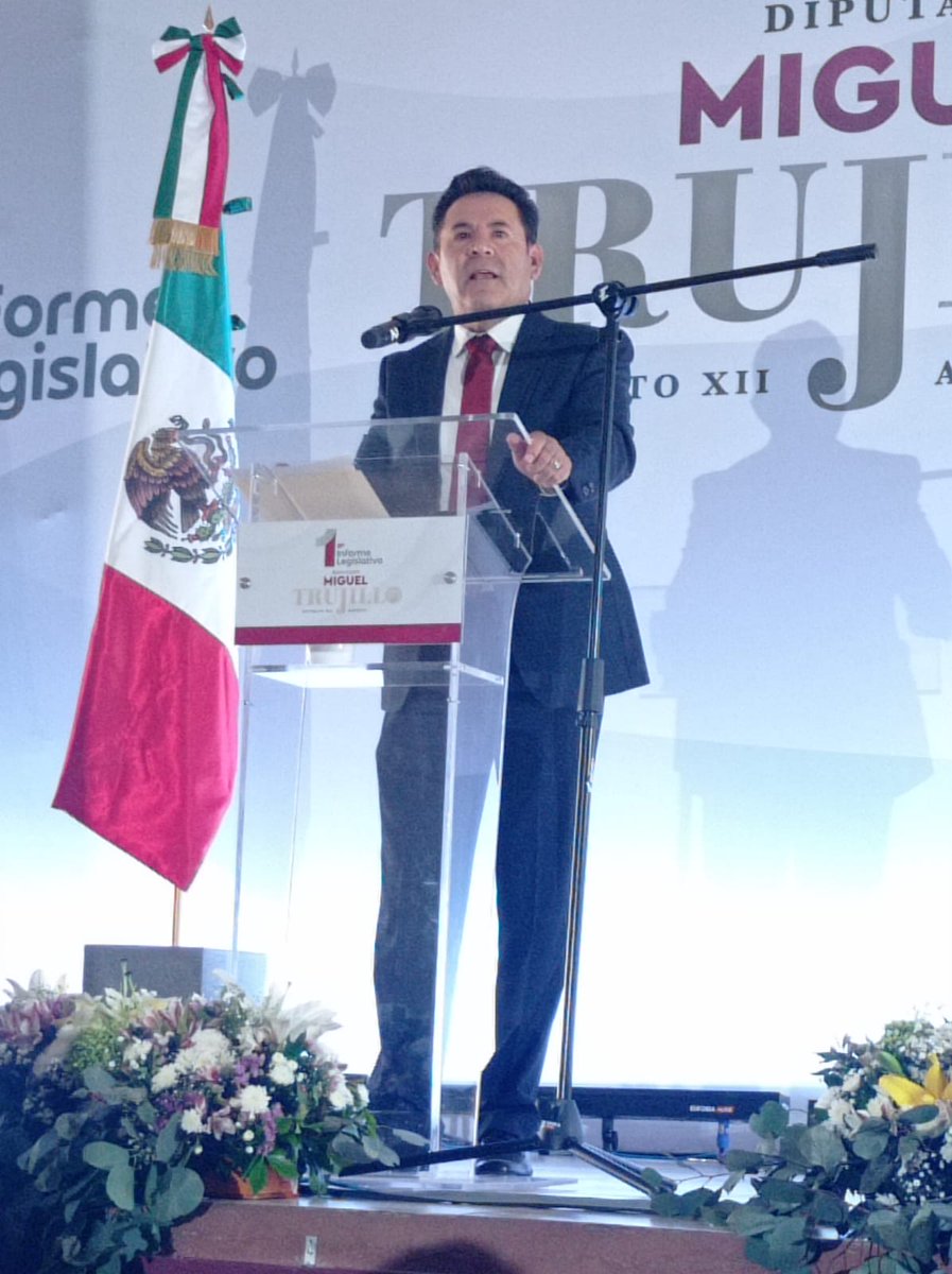 YtaSandra's tweet photo. Felicidades primo y compañero de fórmula Dip. Local Miguel Trujillo De Ita. https://t.co/9xGa19sOsH