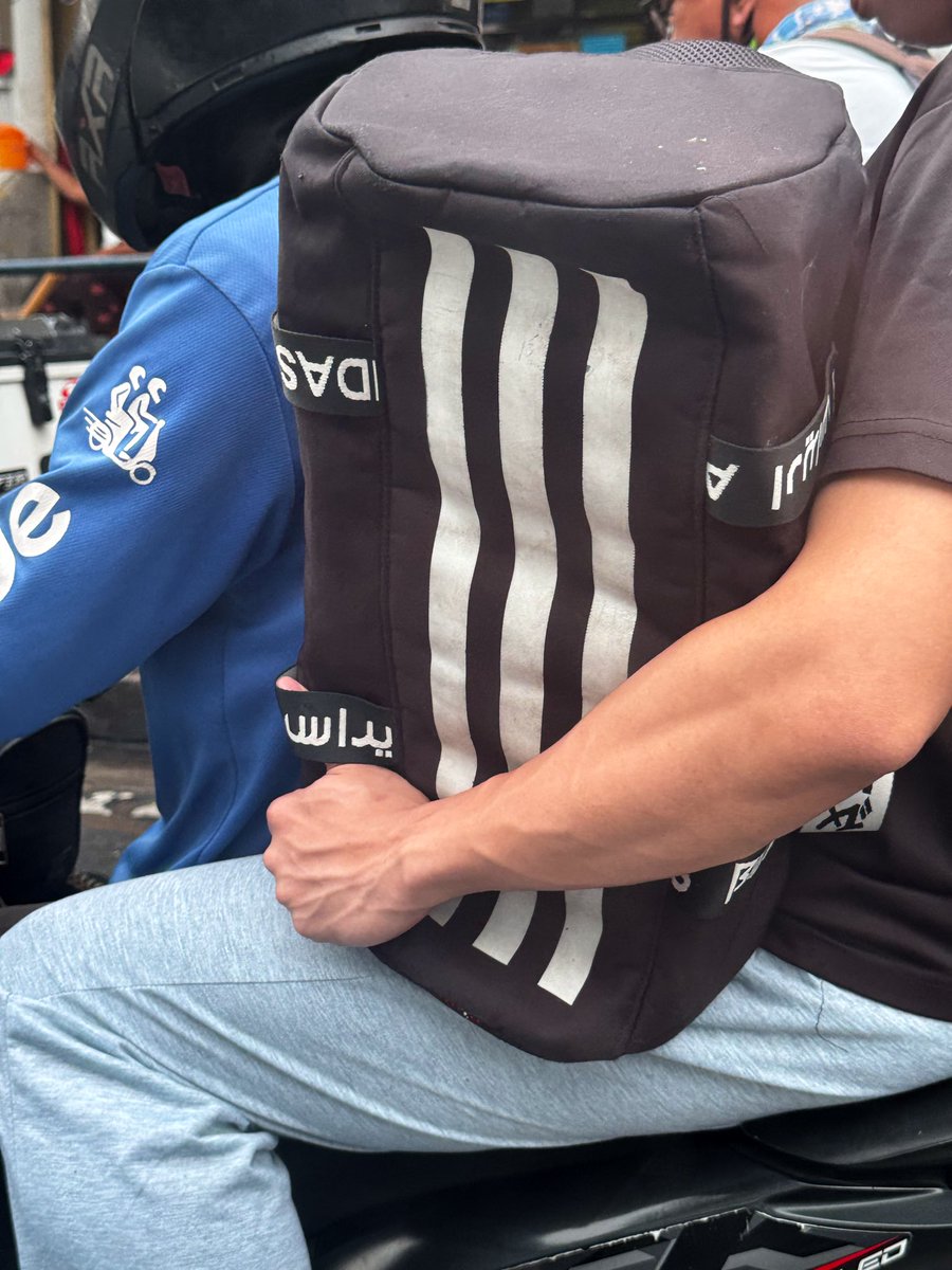 perciphus1's tweet photo. I envy whoever’s getting that fist 😌😫 https://t.co/UtZ9V5ACqK