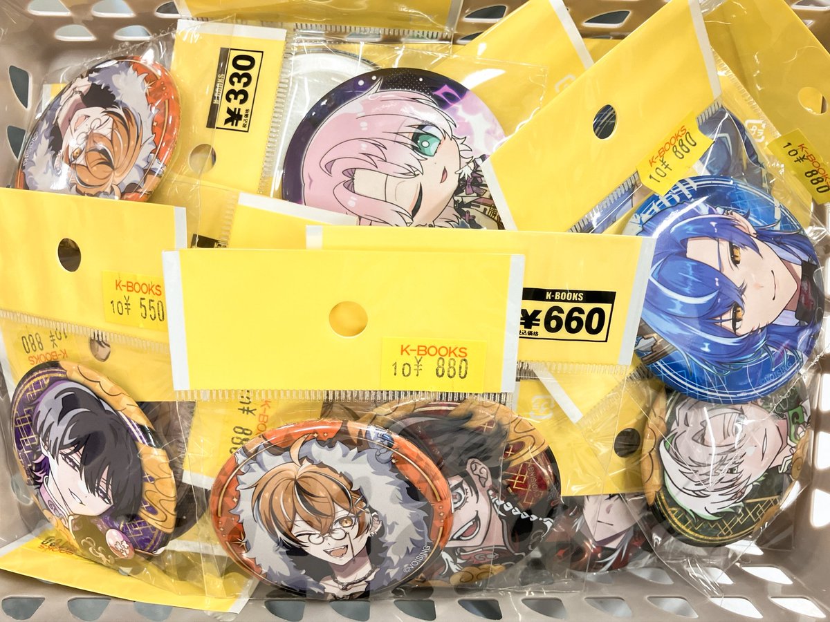 入荷情報】 クロノヴァ 缶バッジ コースター ポストカード トレカ など